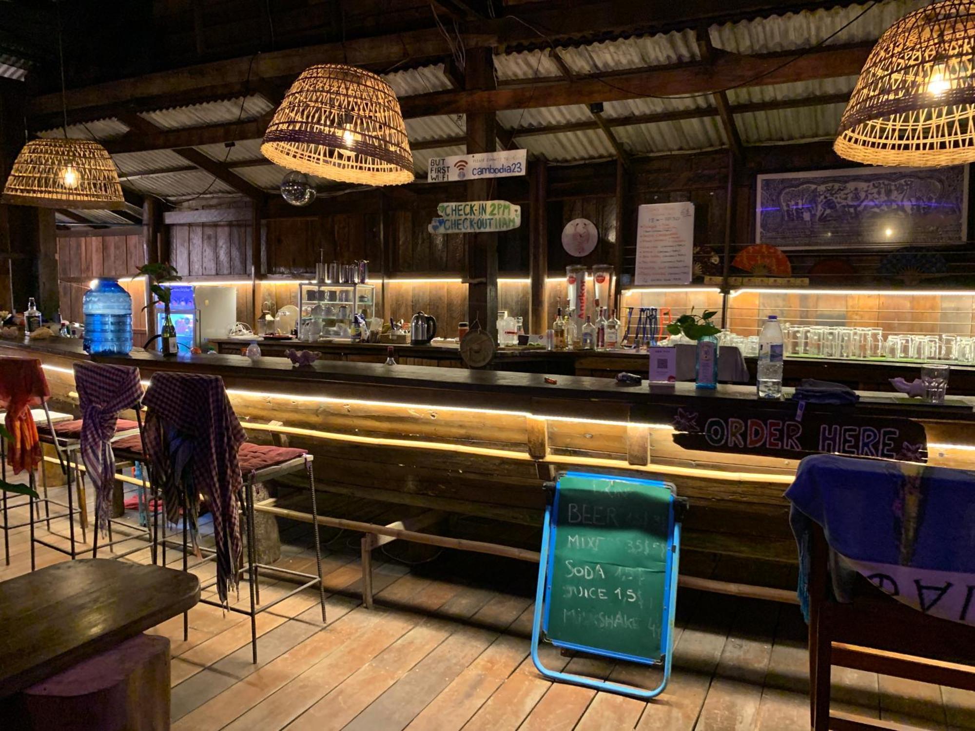 Easy Tiger - M'Pai Bay Beach, Koh Rong Sanloem Exterior photo